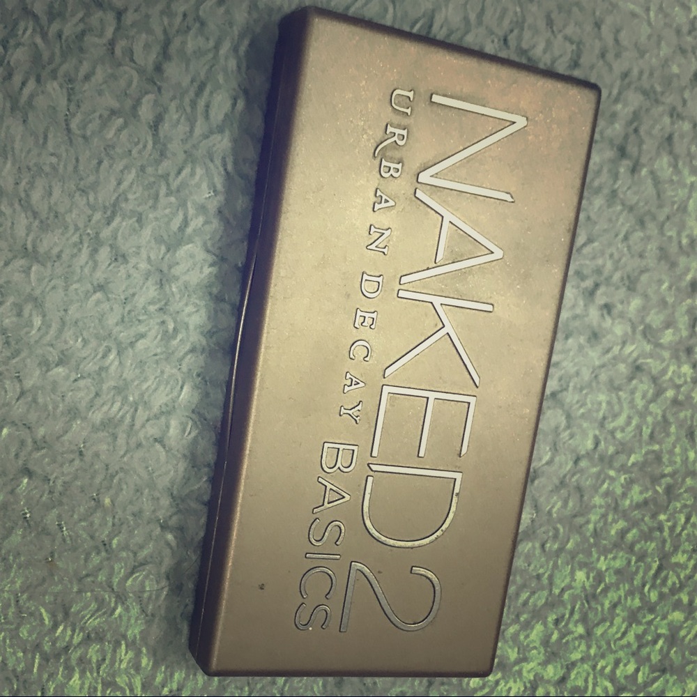 Naked 2 basics pallet